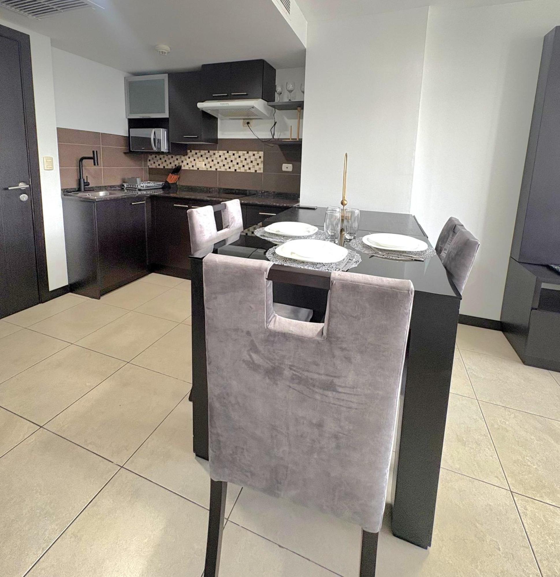 En Puerto Santa Ana ,torres Bellini Apartment *